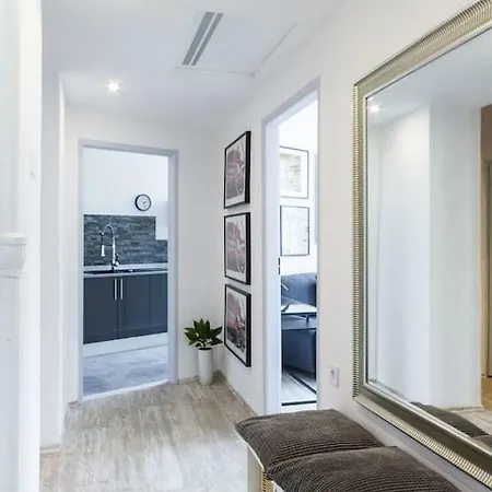 Апартаменты Ruska Street Old Town - Big - Climatic - 11 People - 300m Town Hall Вроцлав