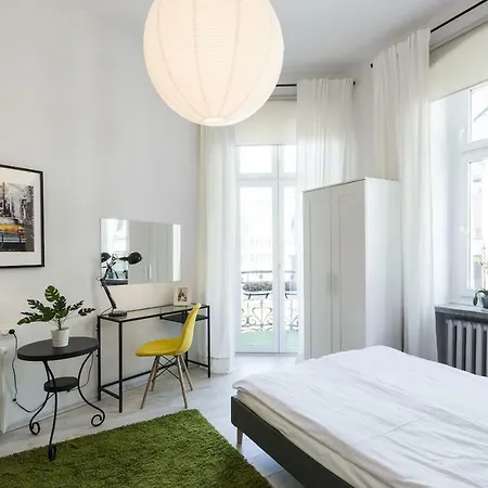 Ruska Street Old Town - Big - Climatic - 11 People - 300m Town Hall Апартаменты *