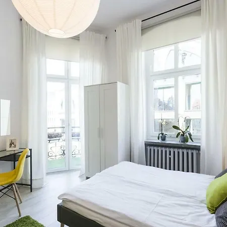 Ruska Street Old Town - Big - Climatic - 11 People - 300m Town Hall Апартаменти